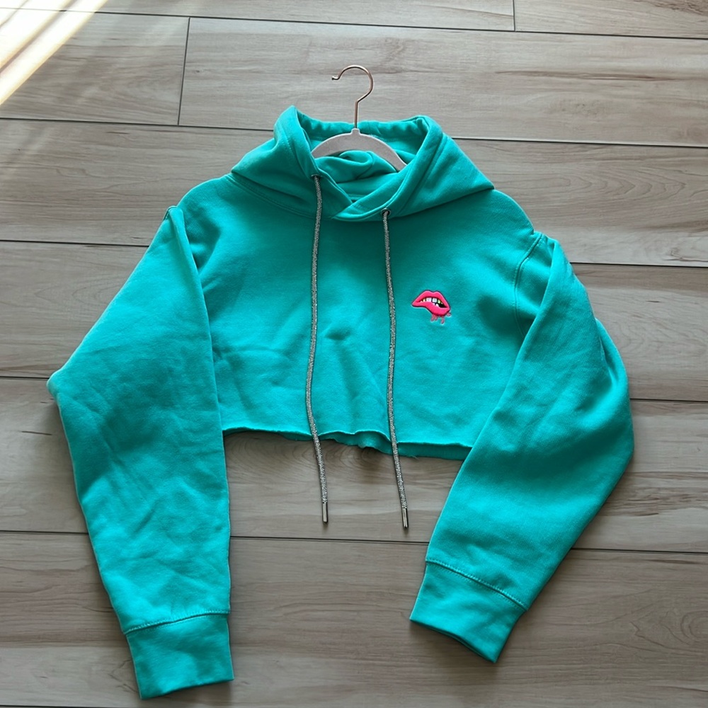 Worn once cropped hoodie